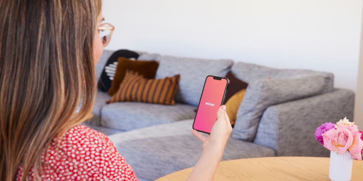 Tinder incoraggia la verifica in occasione del Safer Internet Day